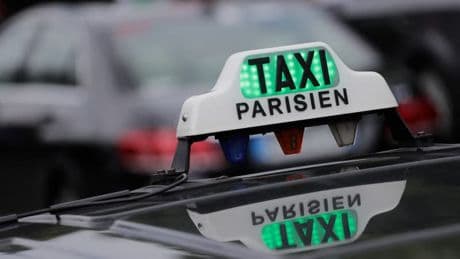 Manifestation des taxis: à Paris, les accès à la gare de Lyon bloqués