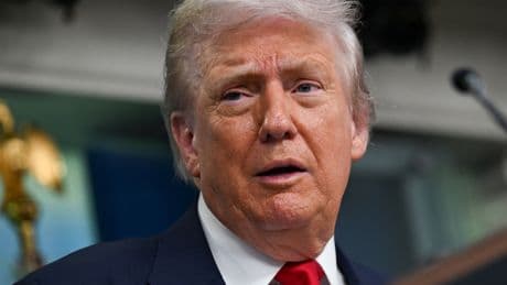 «Je vais en Russie», déclare Donald Trump pour évoquer sa rencontre avec Vladimir Poutine en... Alaska