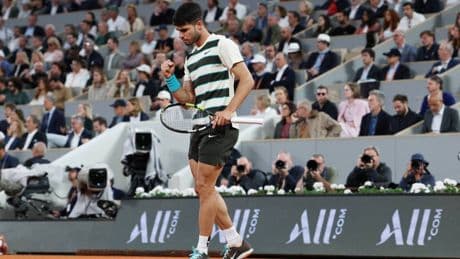 Carlos Alcaraz au bout d’une finale de folie s’offre le doublé à Paris