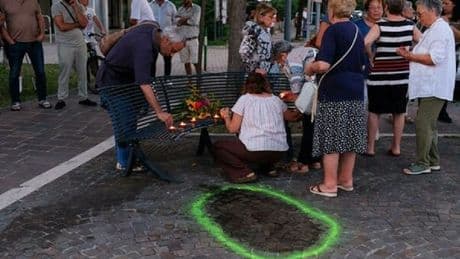 Sedicenne sferra un pugno in faccia al volontario della parrocchia che gli aveva chiesto di «comportarsi meglio». Il 71enne è gravissimo