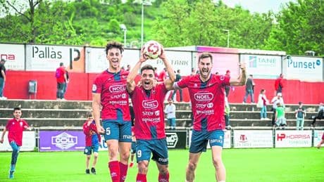 El Olot celebra la permanencia matemática en la categoría