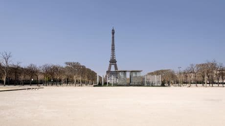 Paris : un individu suspecté d’avoir violé une Ukrainienne sur le Champ-de-Mars