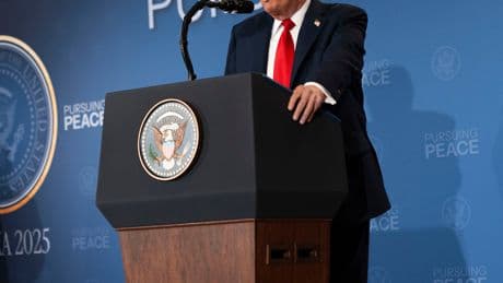 After Meeting Putin, Trump Reverts to Land Swaps for Peace in Ukraine