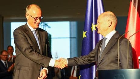 „Sie können direkt loslegen“ – Scholz übergibt Amtsgeschäfte an Merz