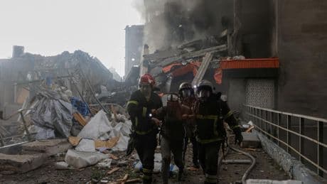 Ukraine: la Russie lance une nouvelle vague d'attaques nocturnes tuant de nombreux civils