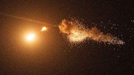 Polen schießt „feindliche Objekte“ ab – Flughäfen geschlossen – Bevölkerung soll zu Hause bleiben