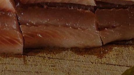 Haring teruggeroepen door Albert Heijn om mogelijke listeriabesmetting