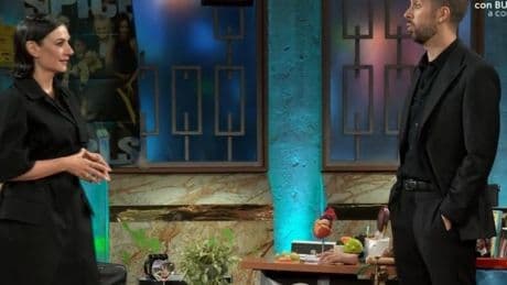 El corte de David Broncano a Miren Ibarguren por su regalo: «No tiene sentido»