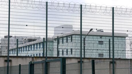 Attaques de prisons : 22 interpellations ce lundi matin dans toute la France