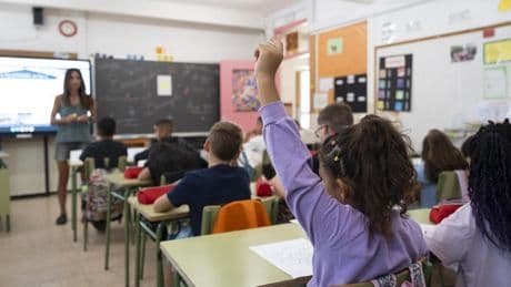 Encuesta: ¿Apruebas las restricciones en el uso de tabletas y móviles en la escuela?