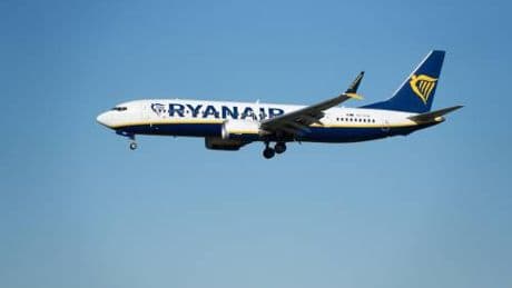 Lite a bordo di un volo Ryanair: aereo costretto all'atterraggio d'emergenza a Bologna
