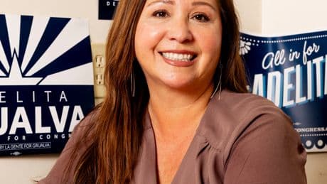 A Scion of Democratic Politics Defeats the Upstarts in an Arizona Primary