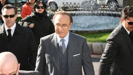 Sanremo ricorda Pippo Baudo e pensa a una statua di fronte a quella di Mike