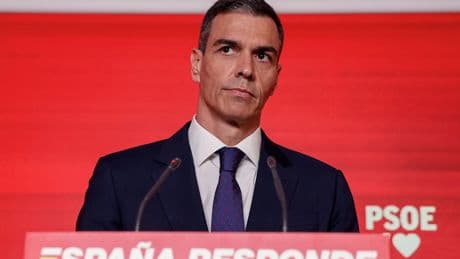 Sánchez intenta poner un cortafuegos con el cese de Cerdán para evitar una implosión de la legislatura