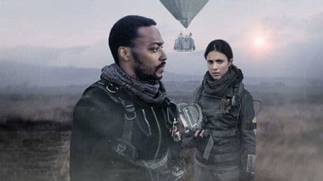 Margaret Qualley es la última adolescente en la Tierra en esta "extraña película de ciencia ficción" en Netflix