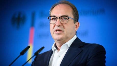 Palantir : Alexander Dobrindt verteidigt umstrittene US-Überwachungssoftware