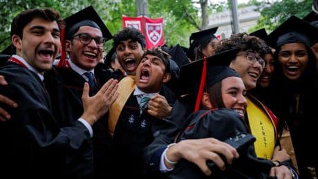 La UE rivaliza con Canadá, Reino Unido y China para fichar el talento universitario que quiere huir de Trump