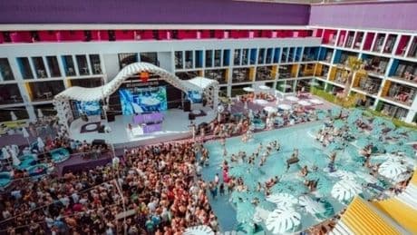 Ibiza, strage d'estate: 4 ragazzi già morti negli hotel. L'inquietante legame con il balconing