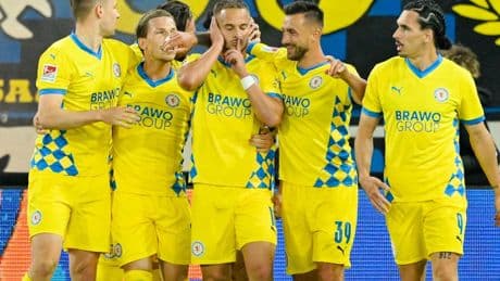 Relegation zur zweiten Liga: Braunschweig schlägt Saarbrücken 2:0