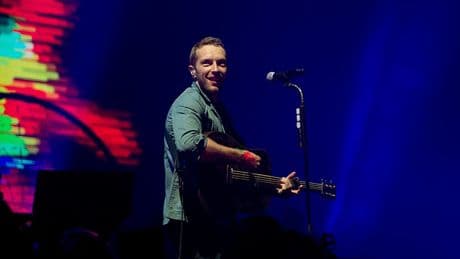 How much does Glastonbury pay artists to perform at the festival?