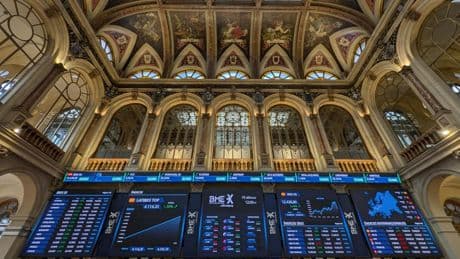 La bolsa europea se anota débiles subidas, con el oro en máximos históricos