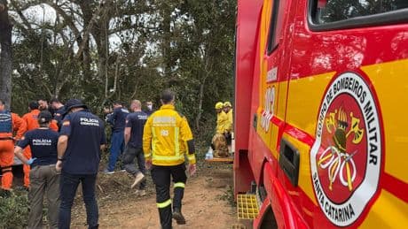 Eight dead and 13 injured after hot air balloon crashes in Brazil