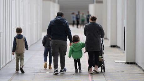 Migration: Bundestag beschließt zweijährige Aussetzung des Familiennachzugs