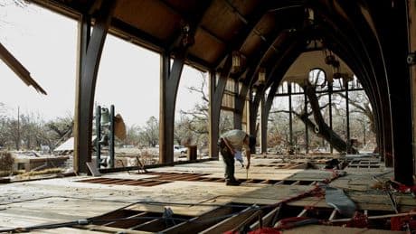 ABC's Robin Roberts retraces her post-Hurricane Katrina journey back to hometown