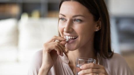 Digestiones pesadas, pérdida muscular y cambios hormonales: los suplementos que debes tomar a los 40