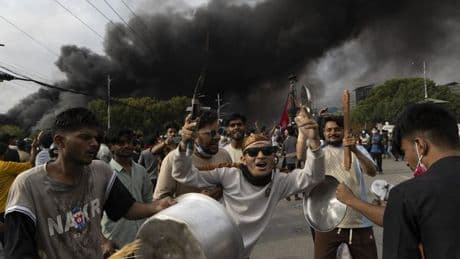 Nepal permanece bajo control militar en medio del caos, con fugas masivas y sin Gobierno