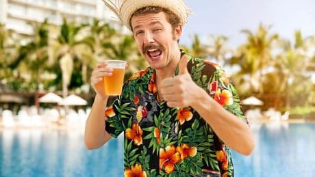 British man orders pint in Benidorm but is totally floored by price