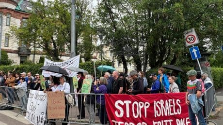 ABD’nin İran’a saldırısı Norveç’te protesto edildi