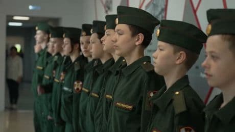 "Je veux devenir agent du FSB": à Marioupol, la russification des jeunes générations est en marche
