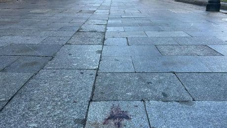 Un hombre muere apuñalado en el corazón en el centro de Salamanca