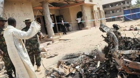 Attacco jihadista a una chiesa cattolica in Congo, decine di morti: corpi carbonizzati e case devastate