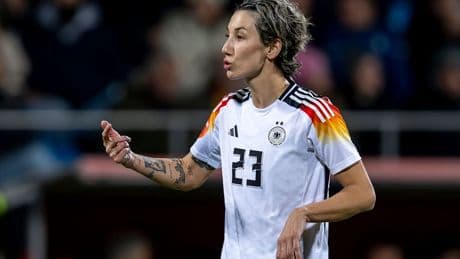 DFB-Frauen: Sara Dooursoun tritt kurz vor der EM zurück