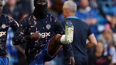 Why is Moises Caicedo wearing a mask for Chelsea against Man Utd?