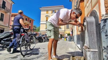 Bollino rosso per il caldo fino a Ferragosto in Liguria. Temperature massime percepite tra i 36 e i 38 gradi | I consigli