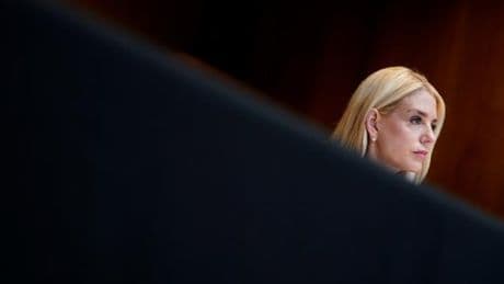 Etats-Unis : les MAGA remontés contre la ministre de la justice sur le traitement du cas Jeffrey Epstein