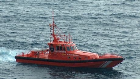 Desaparecidos 12 migrantes tras saltar al agua cerca de la isla de Cabrera