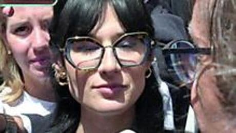 Minacce all’avvocatessa Taccia: “Ucciderò te e Sempio”. Email con foto di fucile e martello
