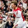 Uitblinker Mika Godts helpt Ajax met twee goals en een assist aan de zege tegen PEC Zwolle