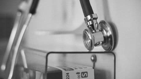 "Costruite un ospedale dopo la mia morte". Ma con i 3 milioni realizzano una palestra