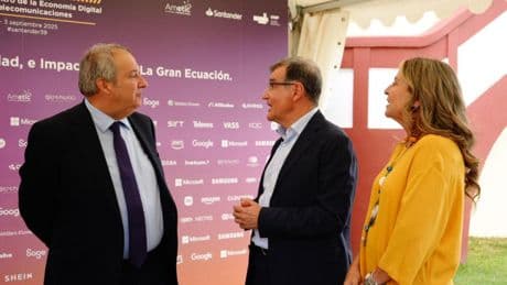 El Gobierno no se someterá al "chantaje" de Ryanair y negociará con otras aerolíneas para que cubran su "abandono"