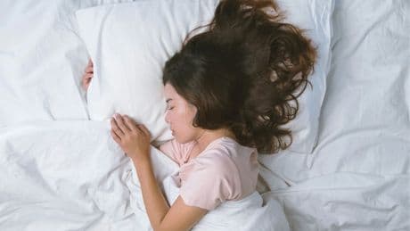 Dormir profondément devient un luxe: quand la société sabote notre sommeil