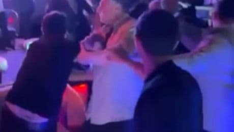 Önce şampanya sonra silahlar patladı!
