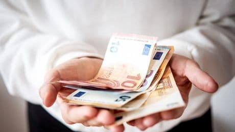 Einkommenslücke: Zuwanderer verdienen über Generationen hinweg deutlich weniger als Einheimische