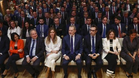 Estupor en 80 multinacionales tras la cumbre del Gobierno para atraer inversión: "El ministro presumió de sistema energético poco antes de irse la luz"