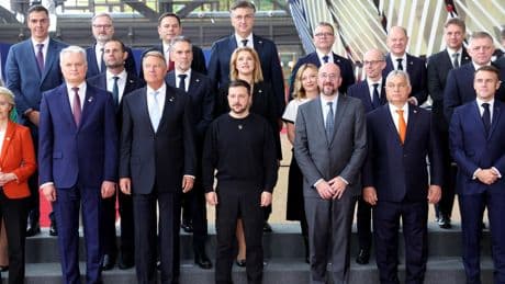 Los líderes de la UE reafirman el derecho de Ucrania a "decidir su futuro" de cara a la cumbre entre Trump y Putin