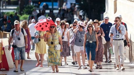 El turismo bate otro récord de empleo y apunta al verano con más ocupados de su historia